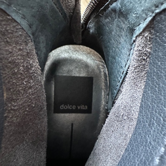 Dolce Vita Gray Suede Ankle Bootie - SIze 7 1/2 - Picture 4 of 7